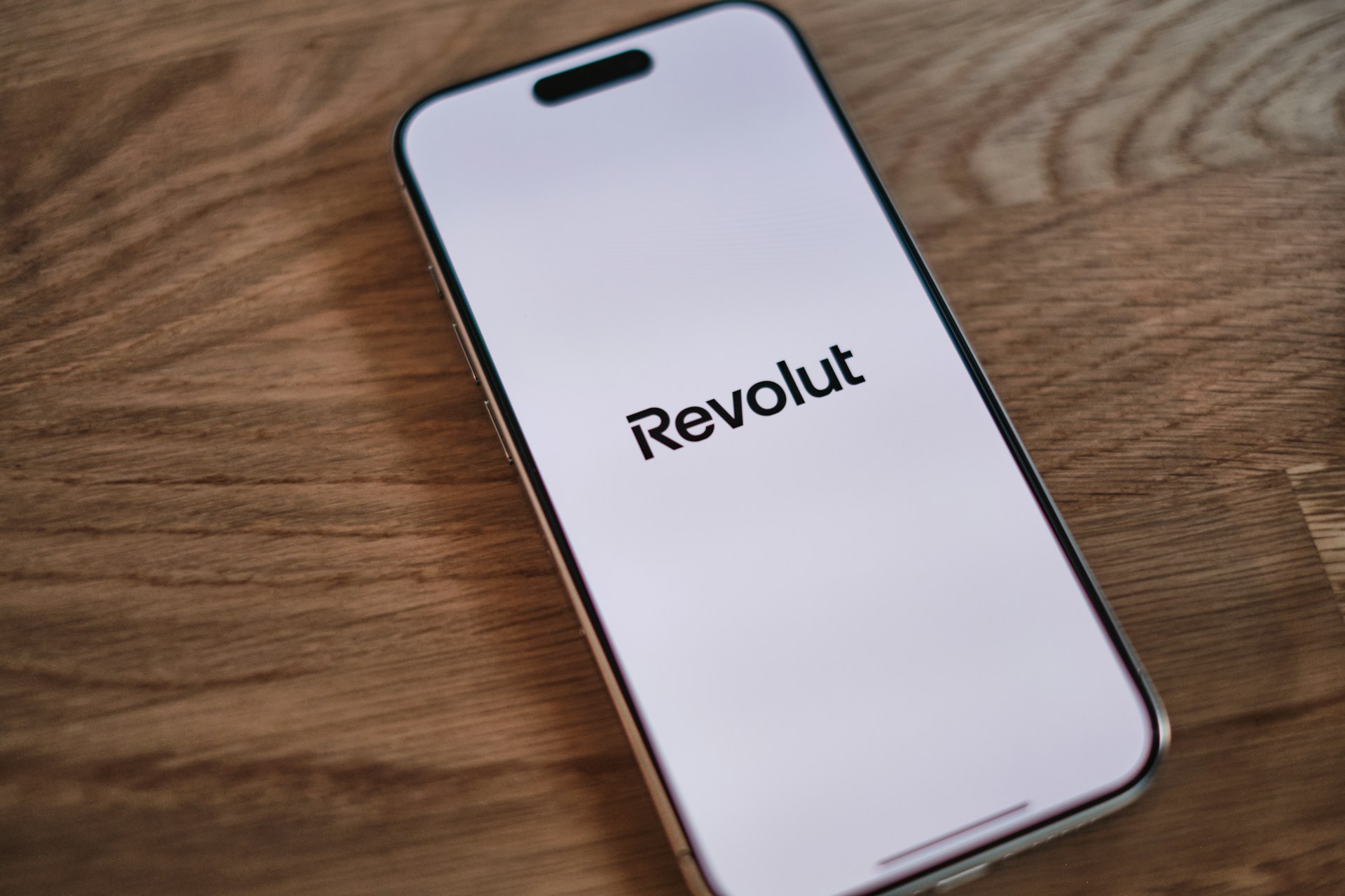Kako poslovati preko Revoluta